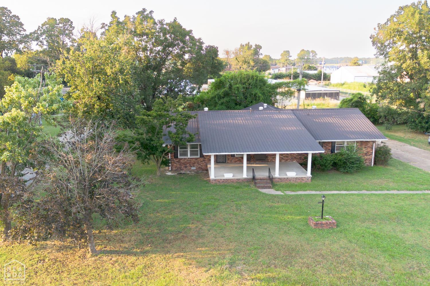 1002 Sycamore Drive