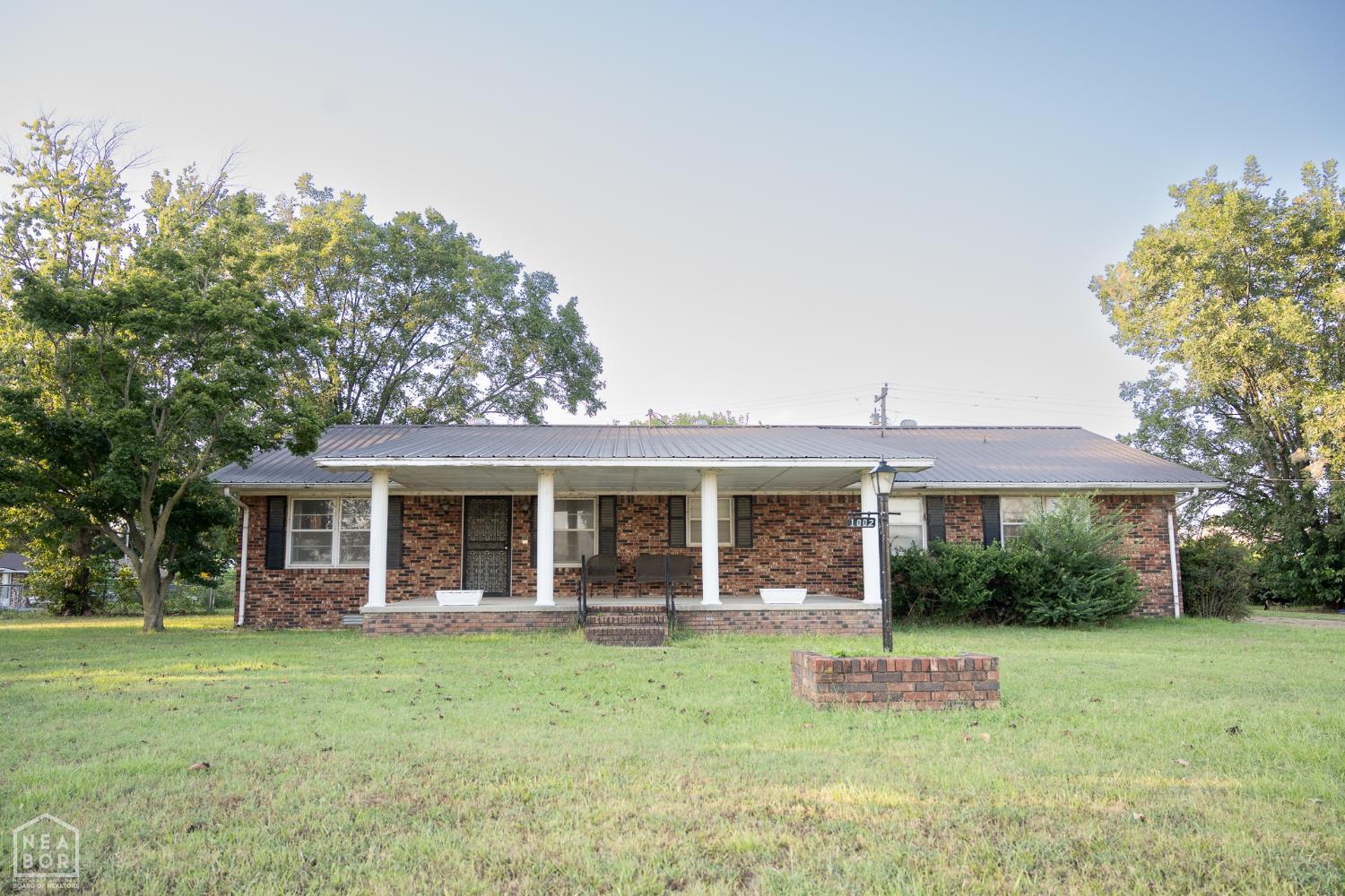 1002 Sycamore Drive
