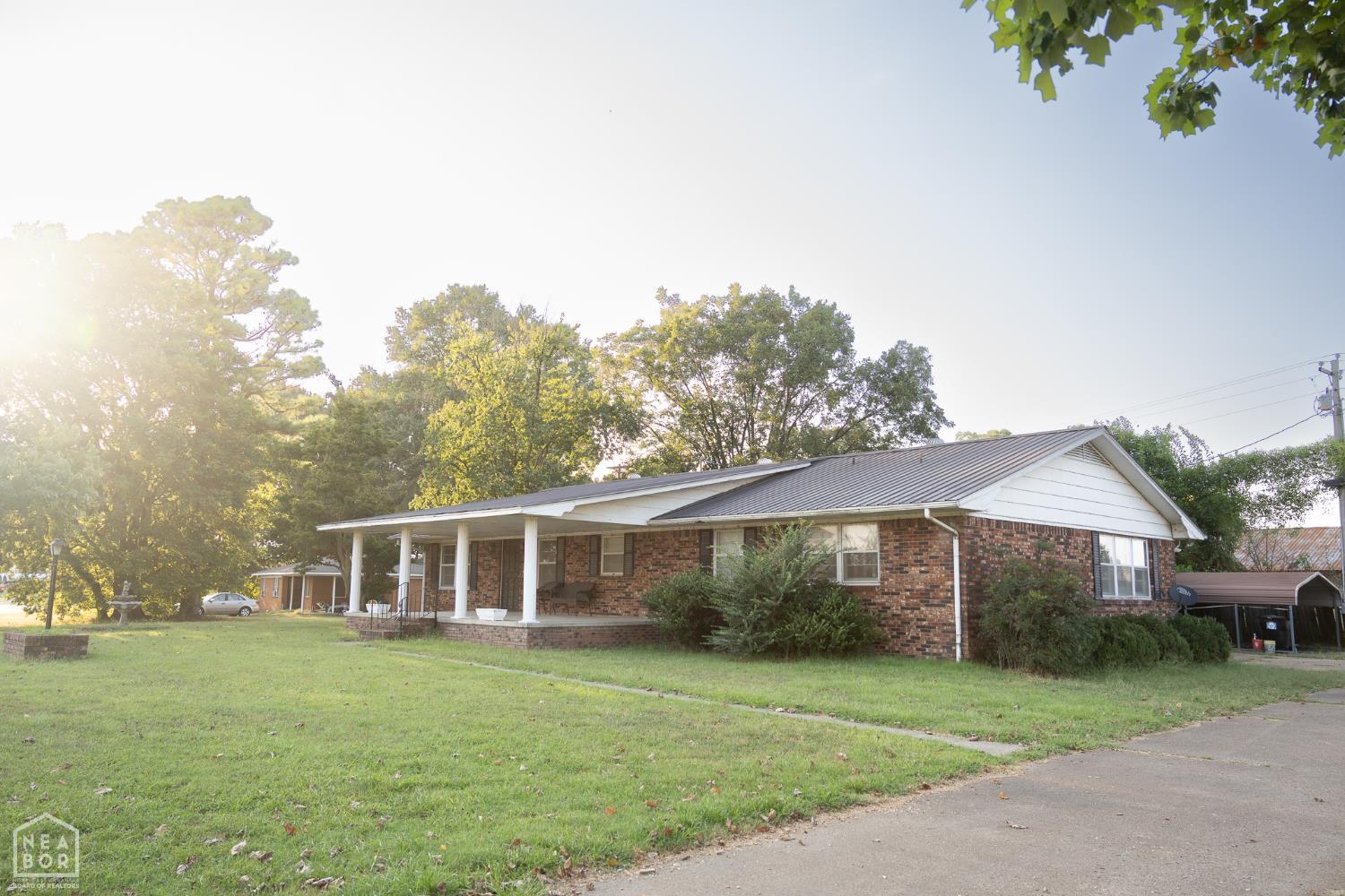 1002 Sycamore Drive
