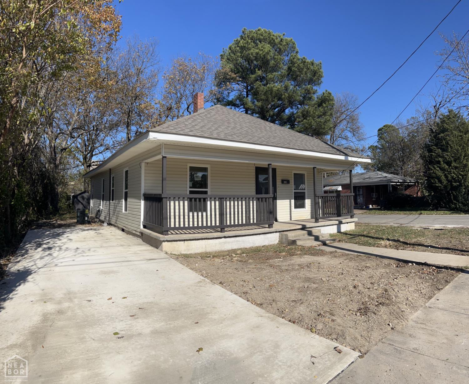 1302 W Monroe Avenue