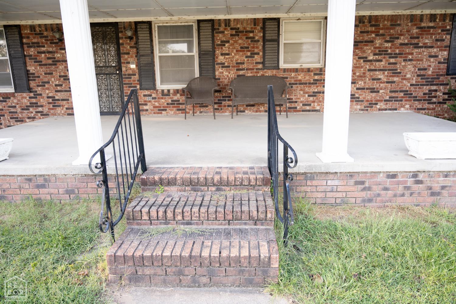 1002 Sycamore Drive