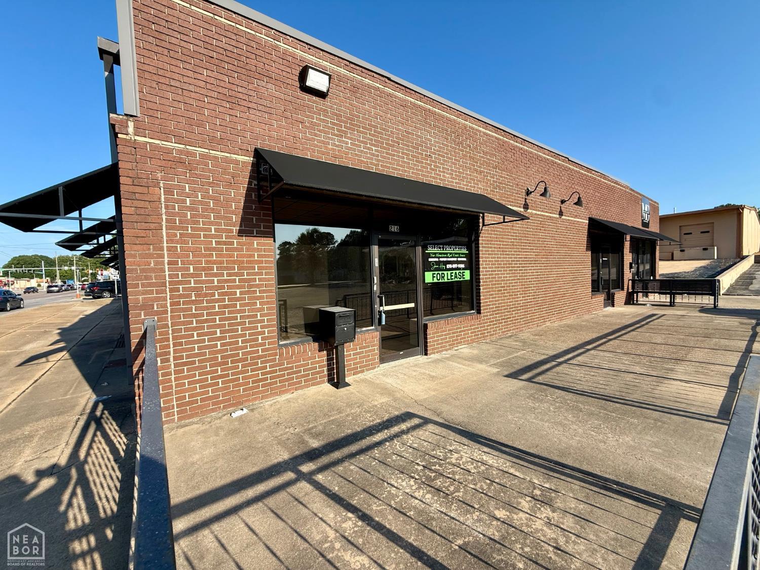 216 E Highland