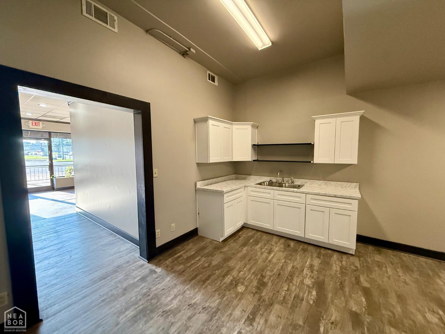 216 E Highland