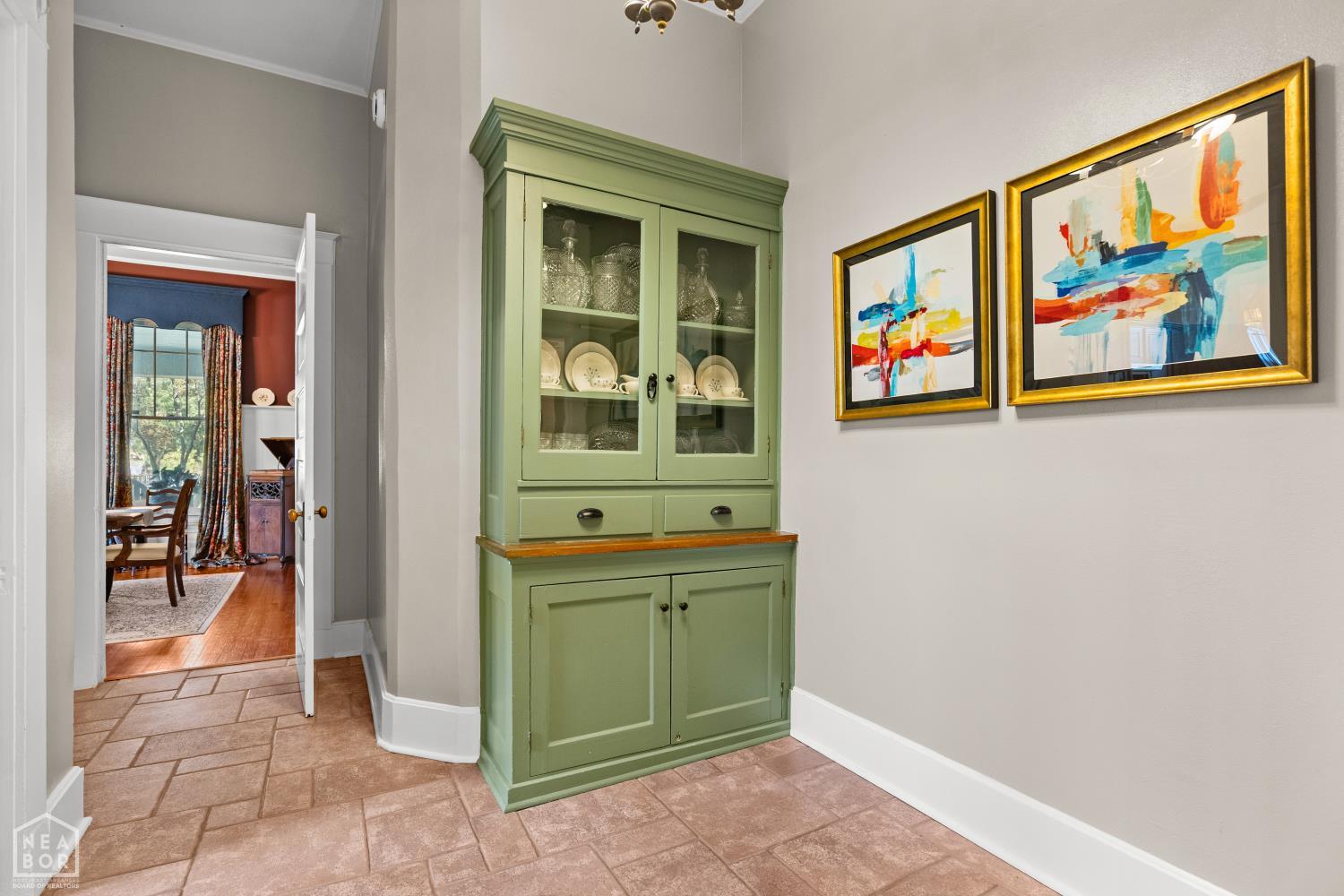 201 W Montgomery