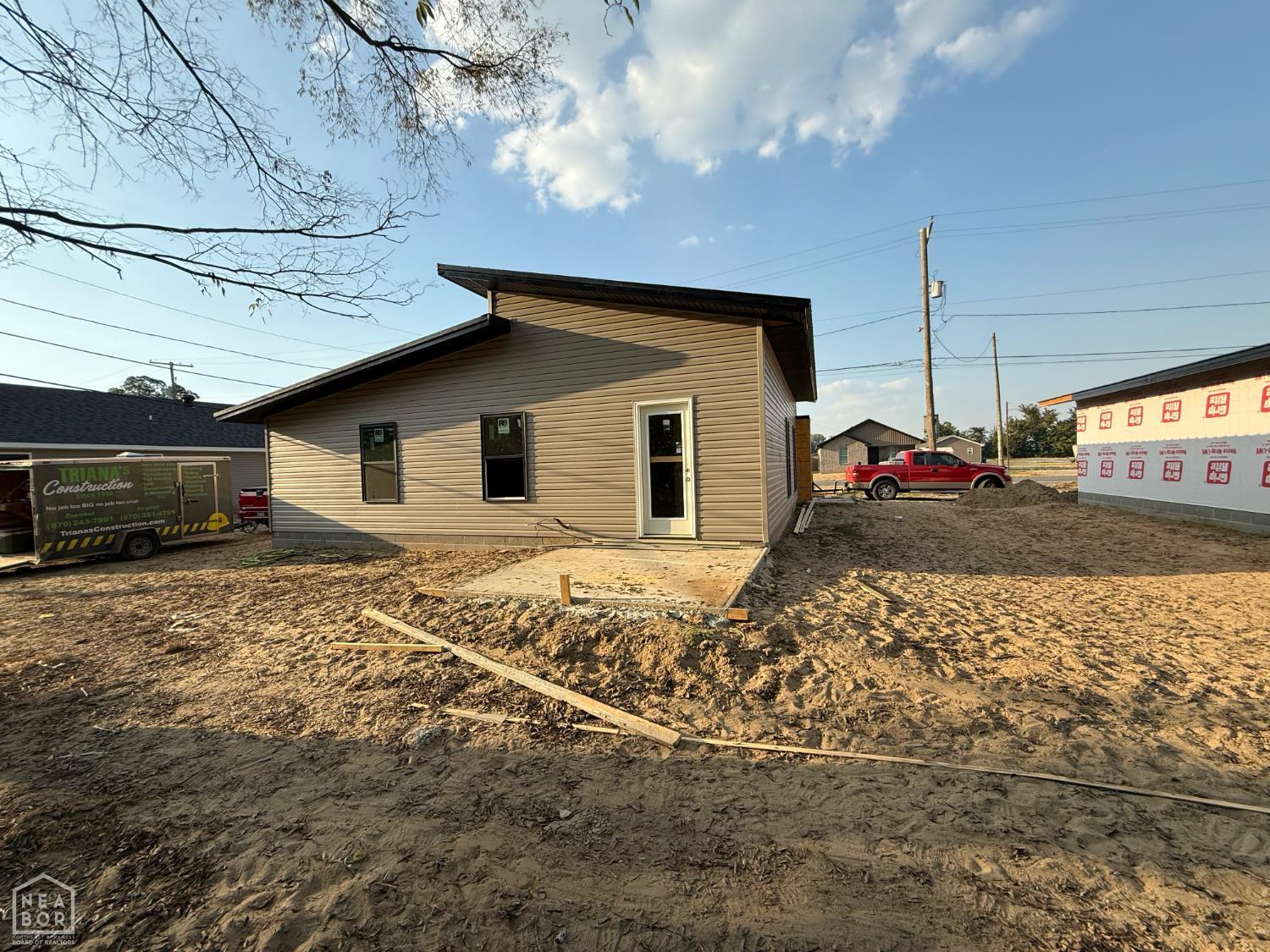452 E Speedway
