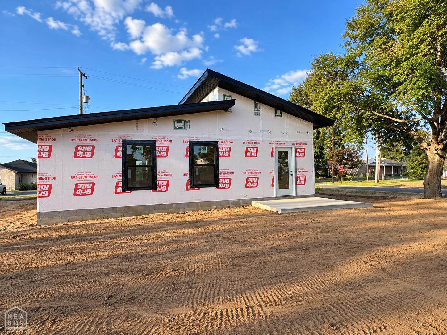 456 E Speedway