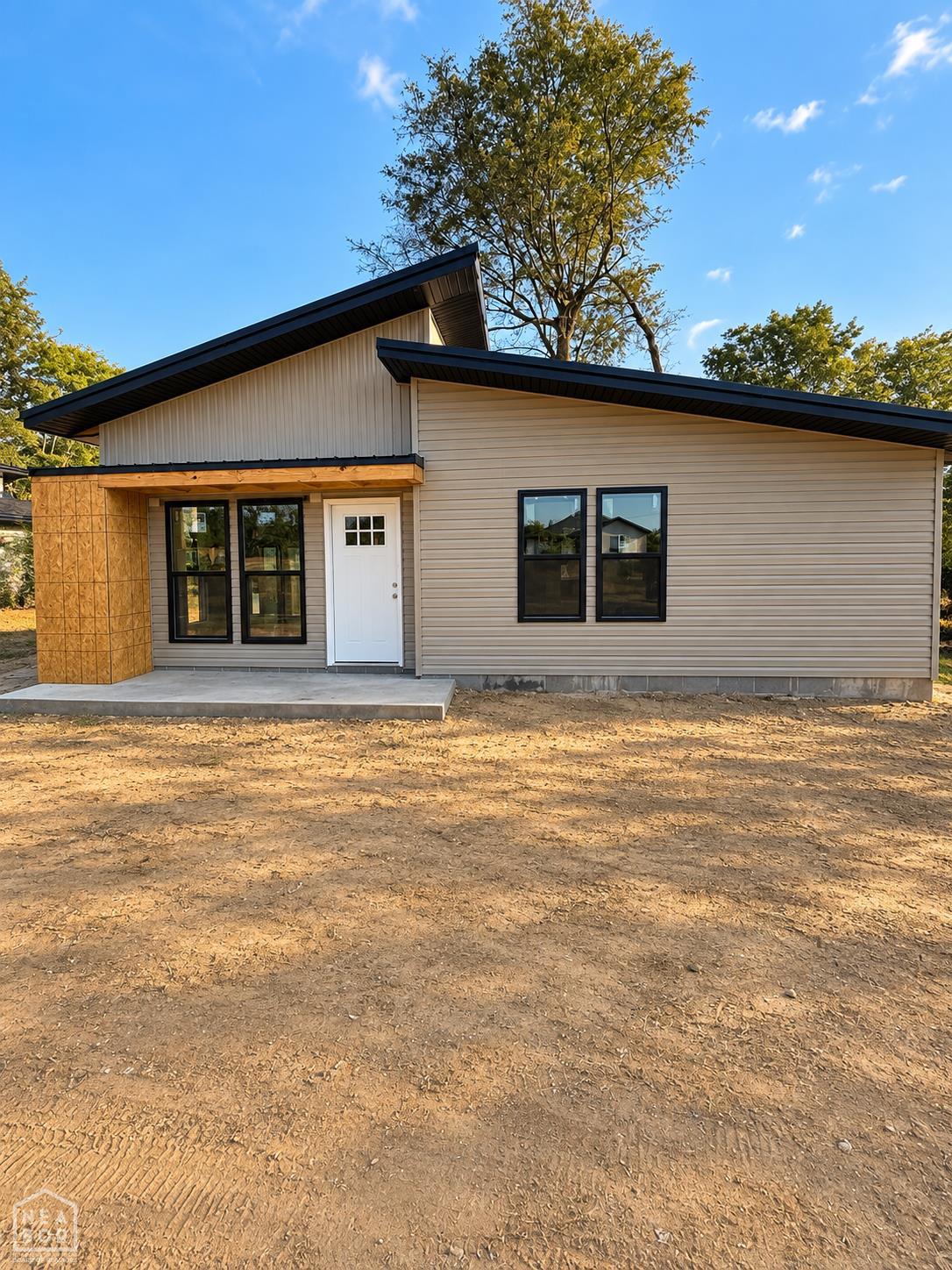 452 E Speedway
