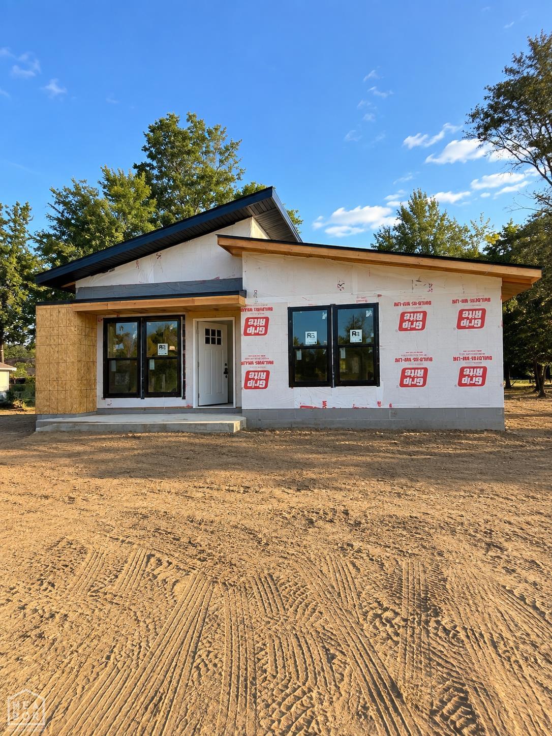 456 E Speedway