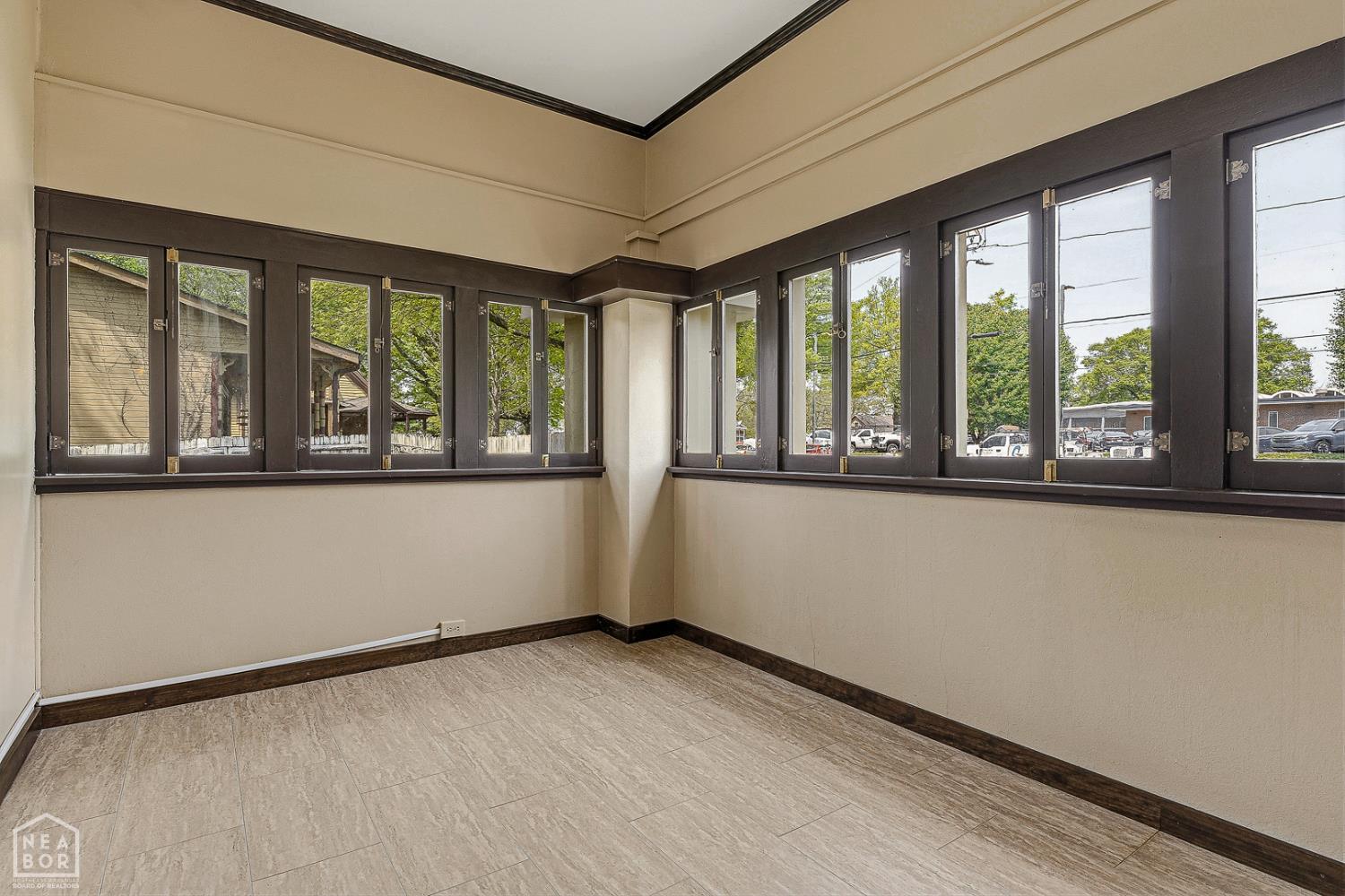315 W Cherry Avenue