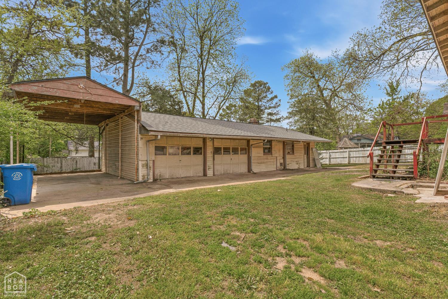 315 W Cherry Avenue