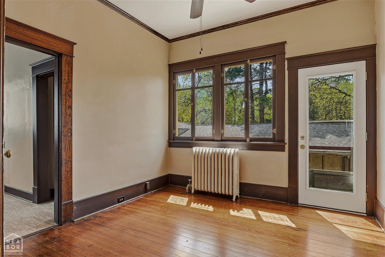 315 W Cherry Avenue