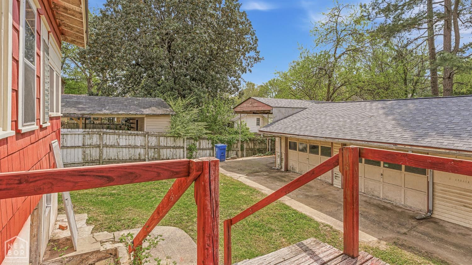 315 W Cherry Avenue