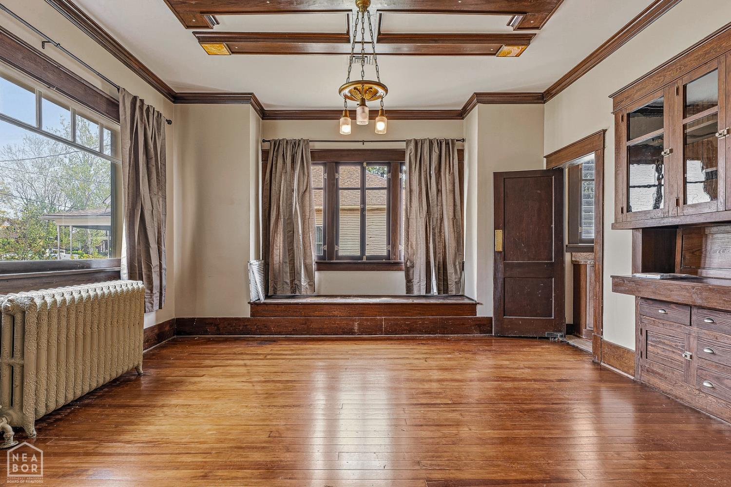 315 W Cherry Avenue