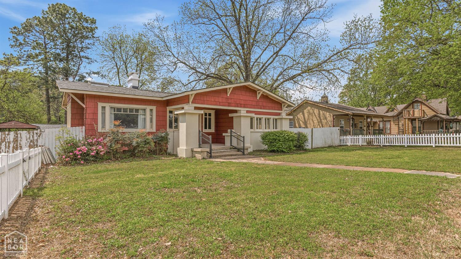 315 W Cherry Avenue