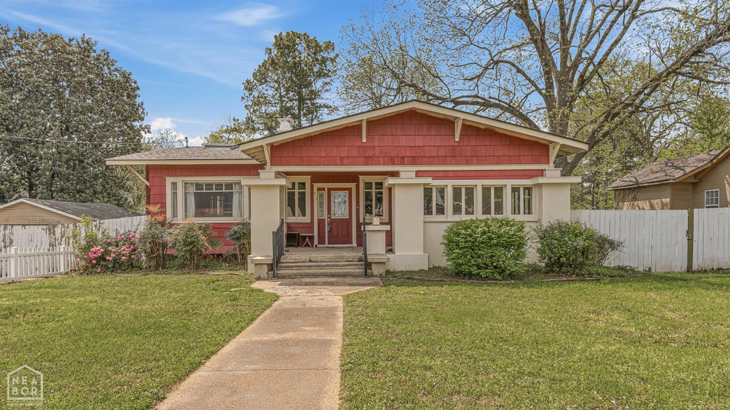 315 W Cherry Avenue