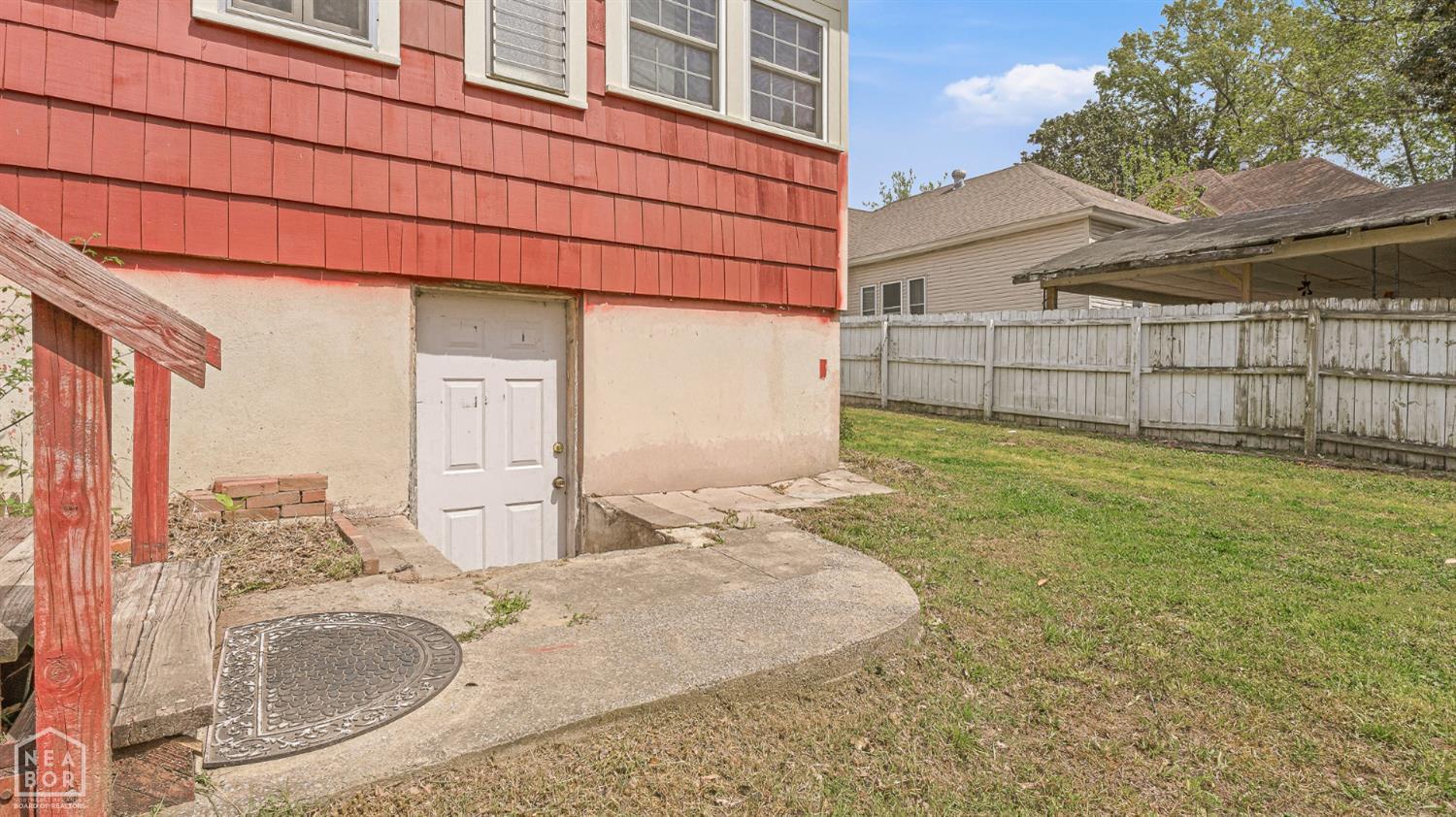 315 W Cherry Avenue