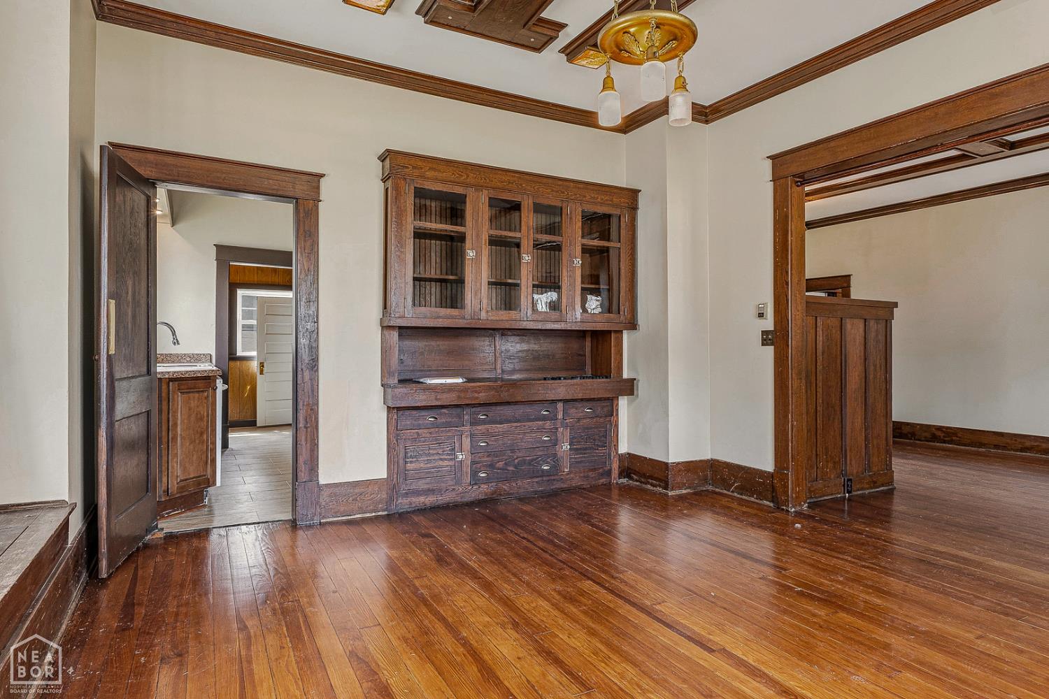315 W Cherry Avenue