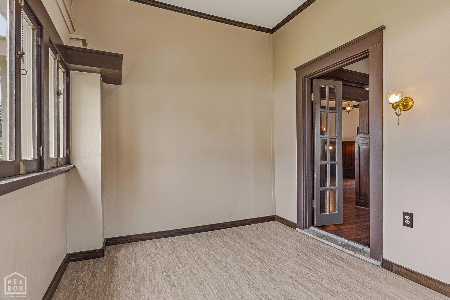 315 W Cherry Avenue