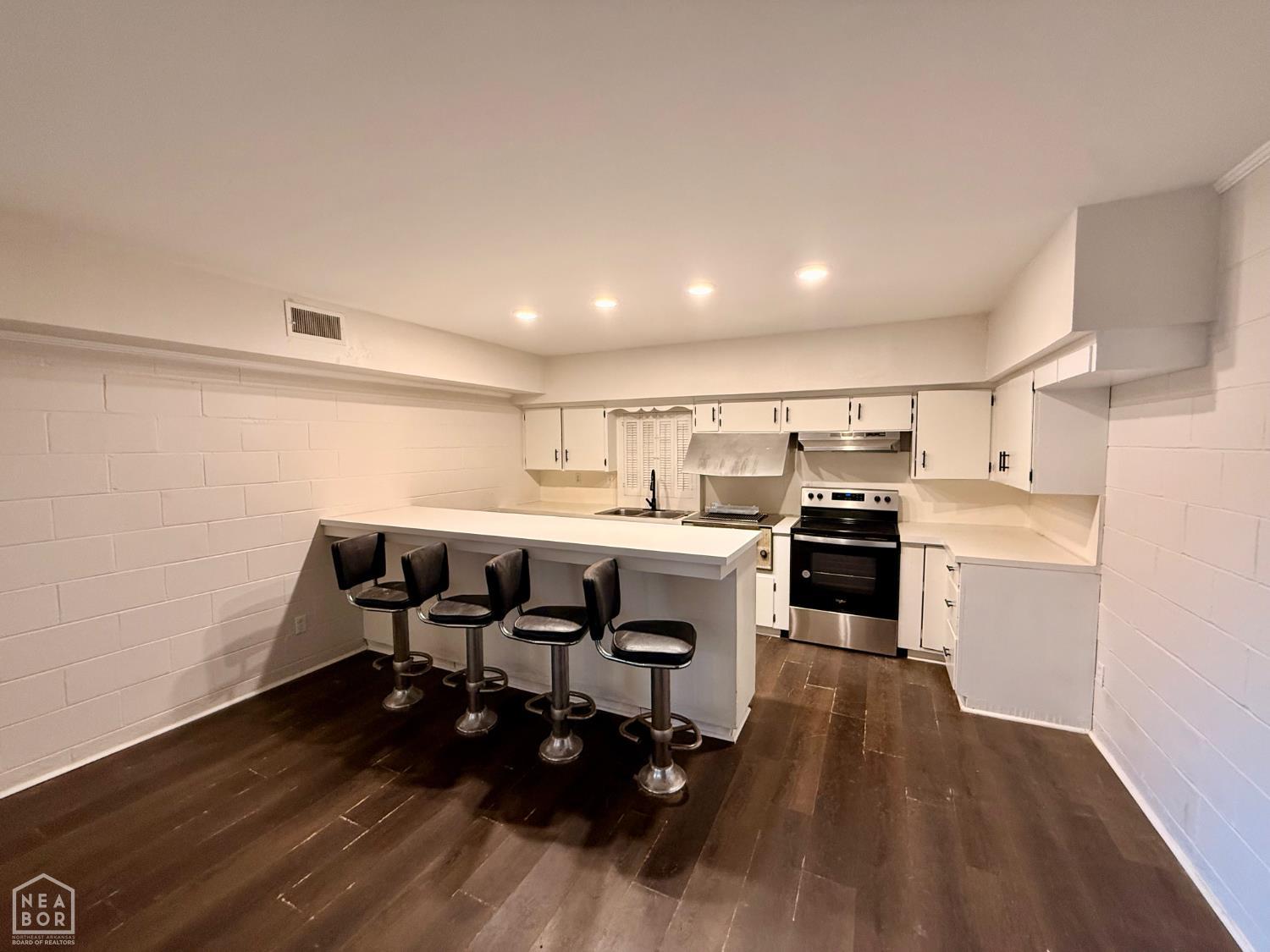 909 Pinecrest Drive