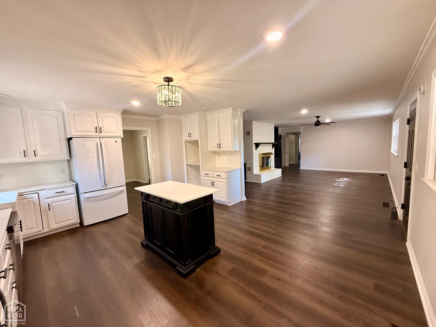 909 Pinecrest Drive
