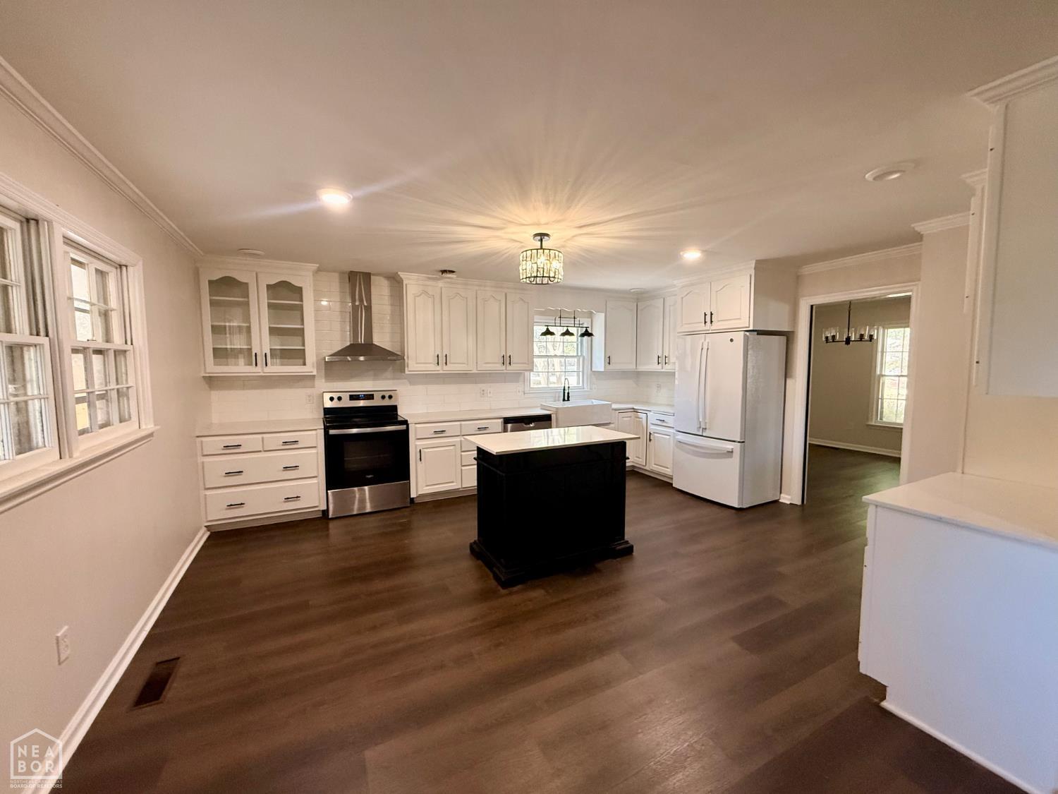 909 Pinecrest Drive